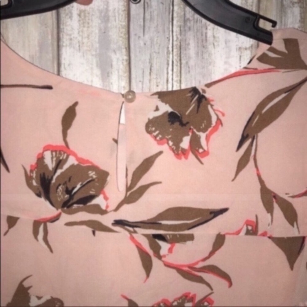 Gibson Latimer Floral 2 Tone Blouse - Picture 4 of 5